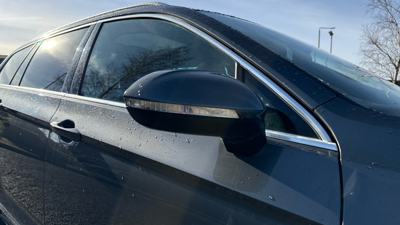 Volkswagen Passat 2.0 TDI R-Line 5dr DSG [Panoramic Roof] Diesel Estate